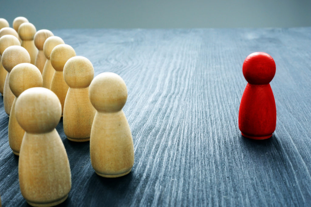 كيف يؤسس الخطاب استقلاليته وسلطته