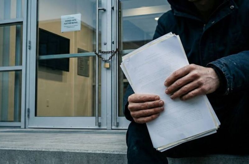 إغلاق مفاجئ ومستقبل مجهول... 